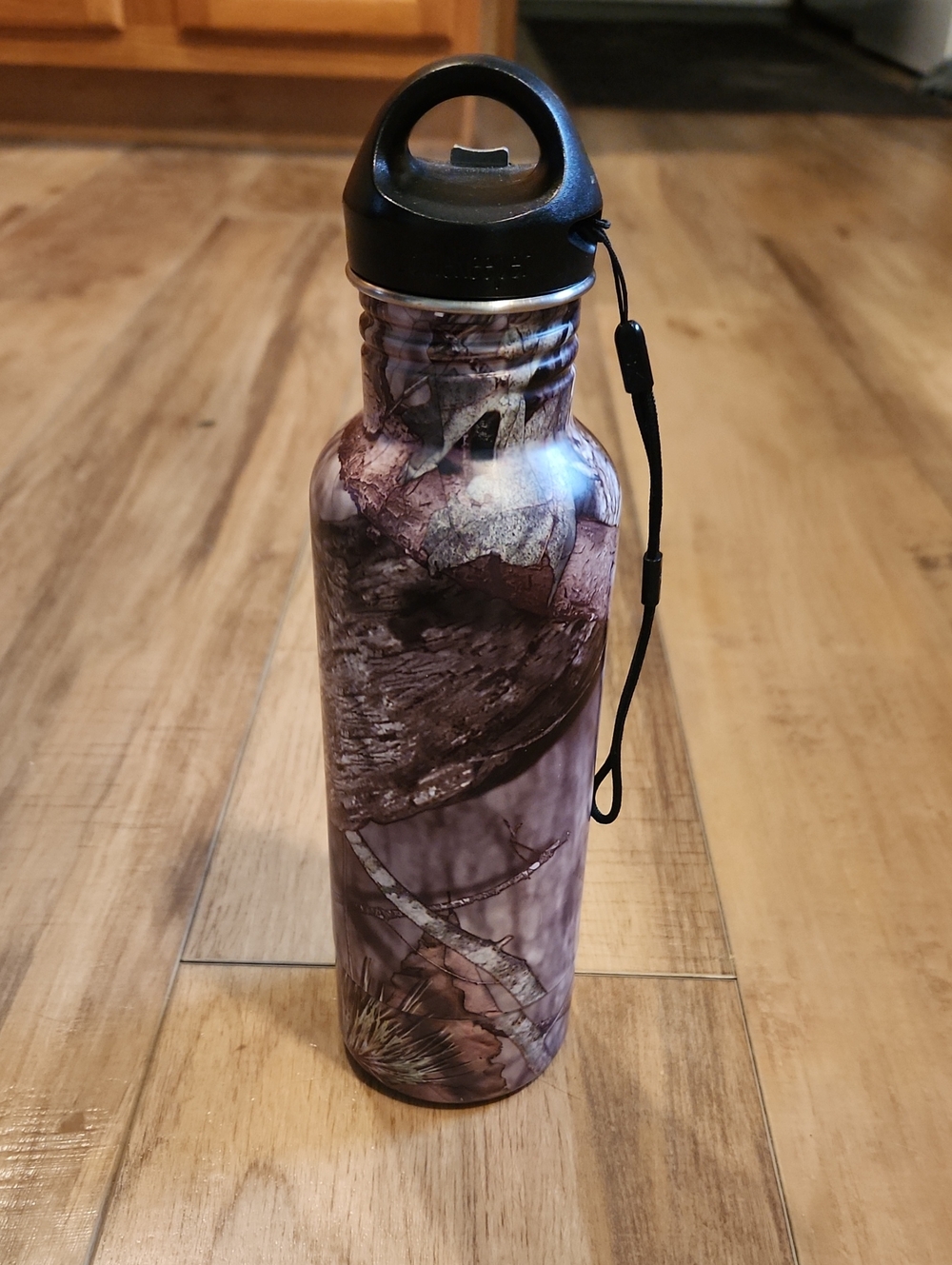 Mossy Oak Purple Brown Camo Stainless Bottle Keeper with Carry Loop